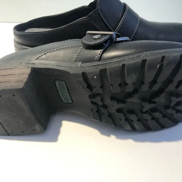 Eastland 8 black like new clogs slip on mules - Picture 4 of 4